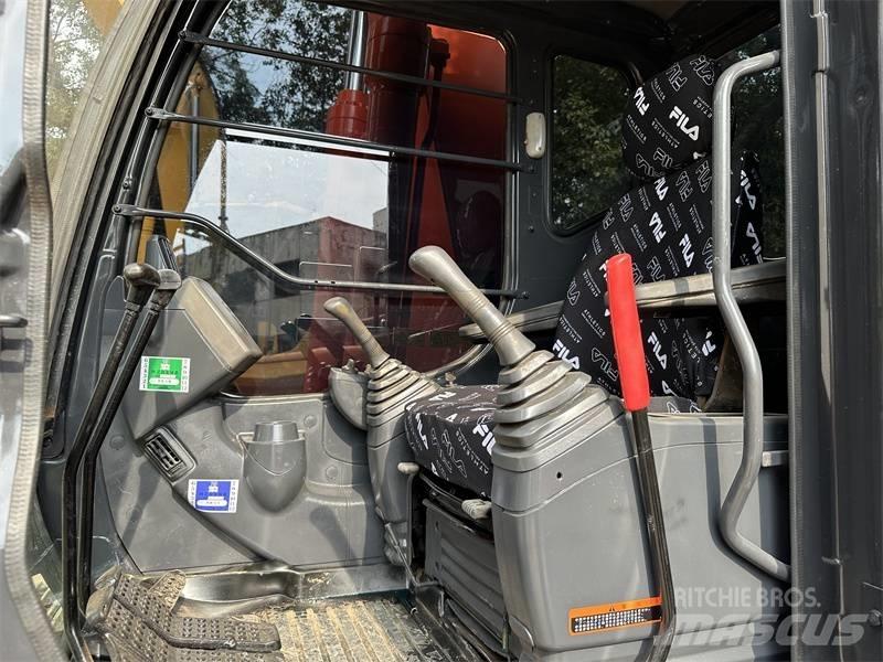 Hitachi 200 Kolová rýpadla