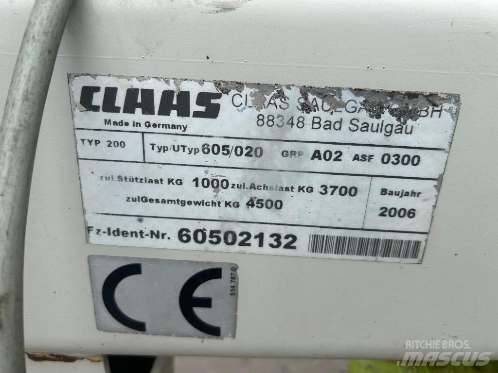 CLAAS Liner 3000 Obraceče a shrabovače sena