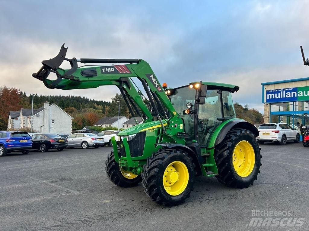 John Deere 5125 R Traktory