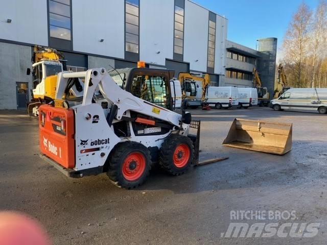 Bobcat S 590 Smykem řízené nakladače