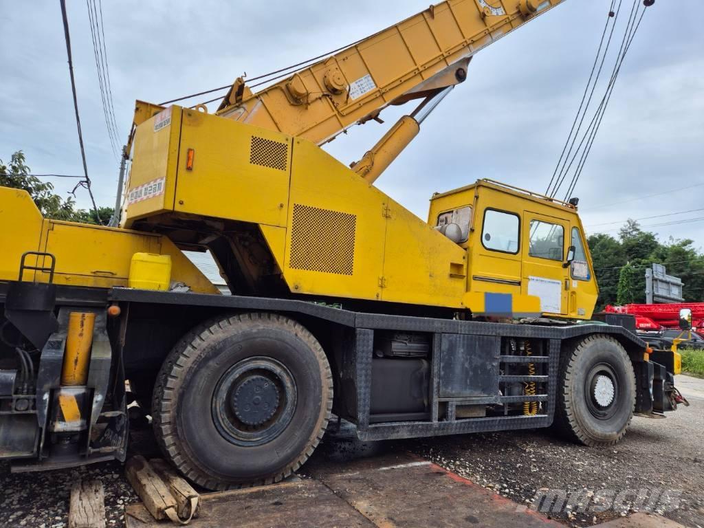 Kato SS 500S Jeřáby pro těžký terén