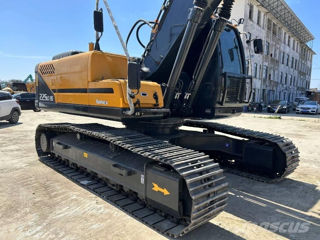 Hyundai 225lc-9s Midi rýpadla 7t - 12t
