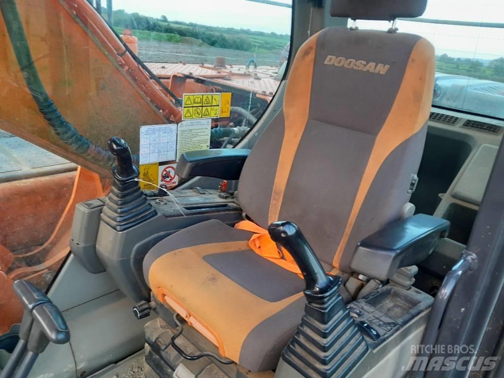 Doosan DX 225 Pásová rýpadla