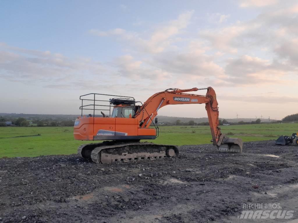 Doosan DX 225 Pásová rýpadla