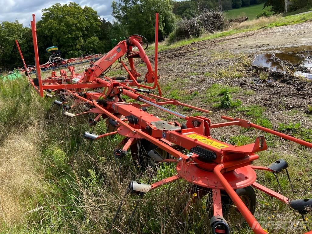 Kuhn GF8702 Obraceče a shrabovače sena