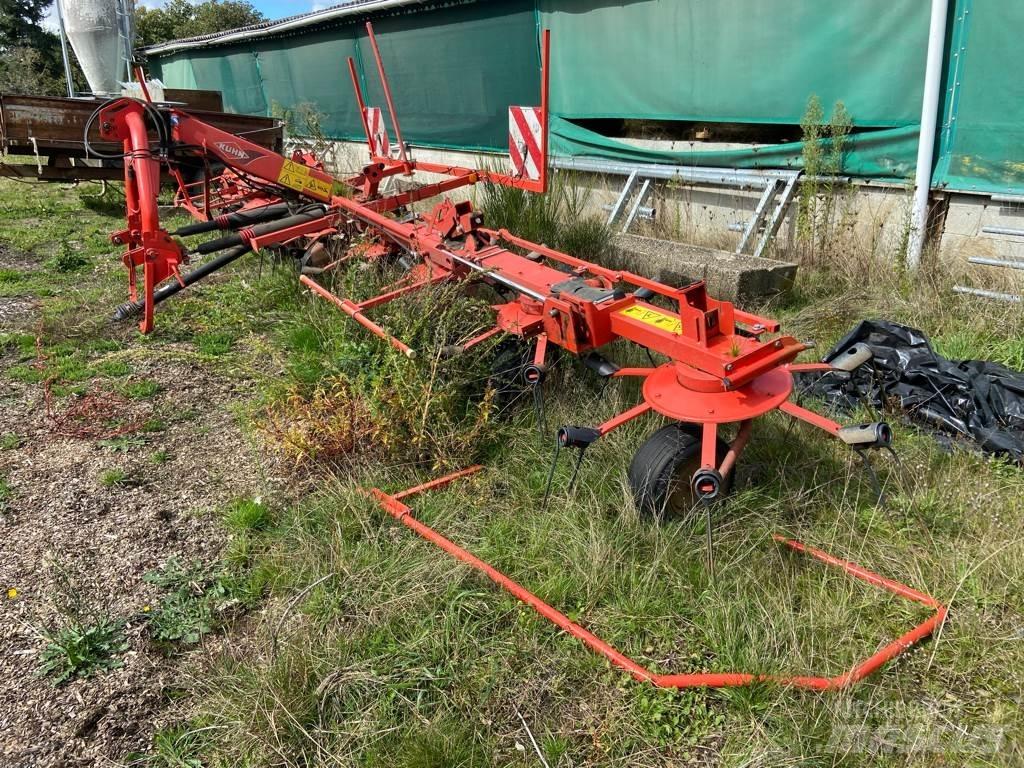 Kuhn GF8702 Obraceče a shrabovače sena