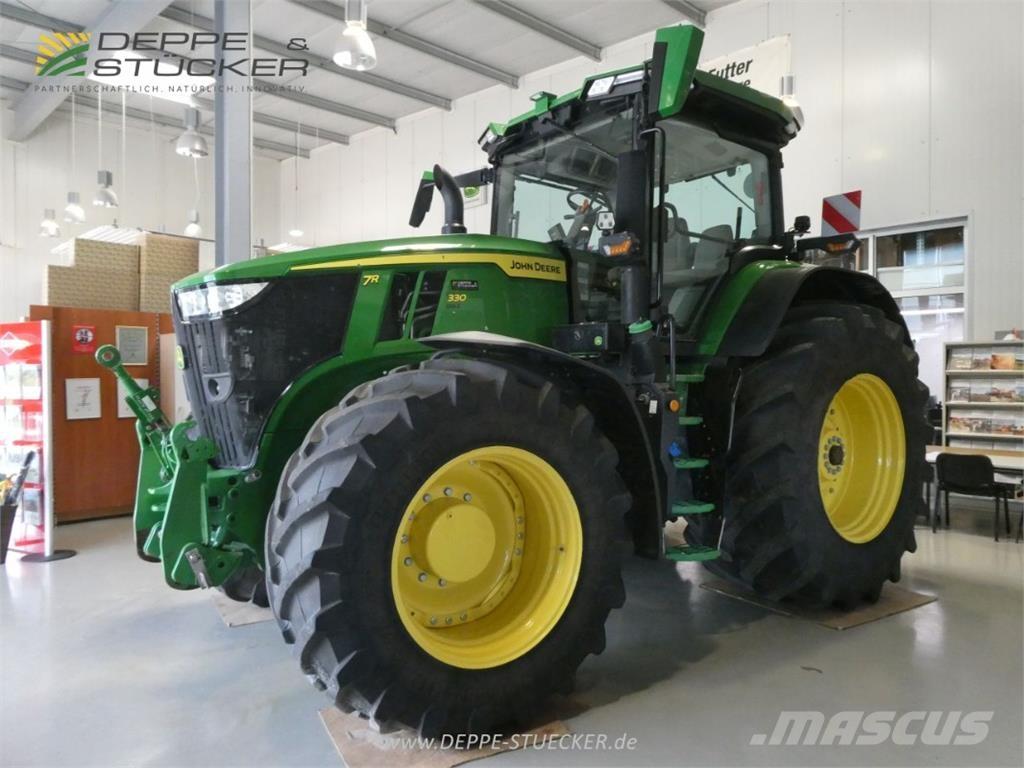 John Deere 7R 330 Traktory
