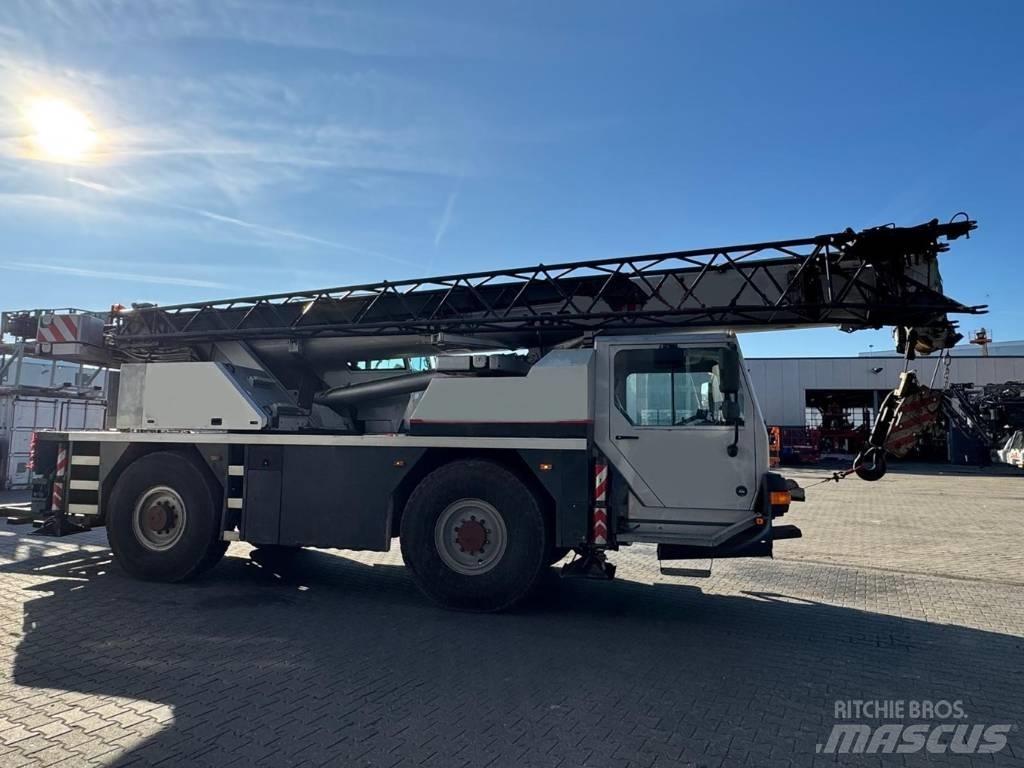 Liebherr LTM 1030-2 Univerzální terénní jeřáby