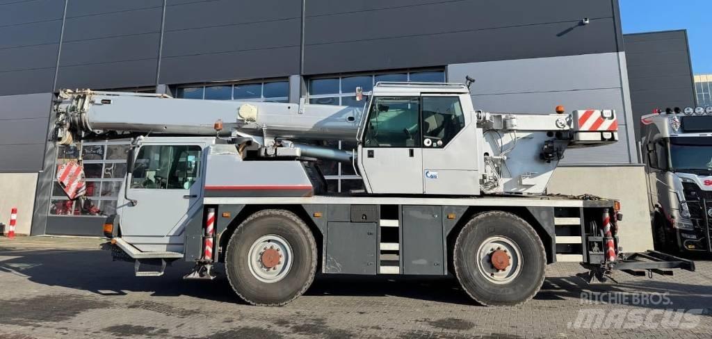 Liebherr LTM 1030-2 Univerzální terénní jeřáby