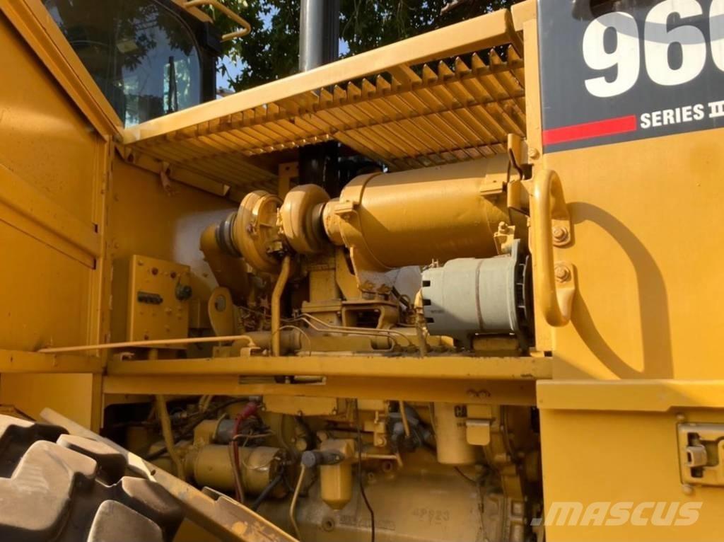 CAT 966 F II Kolové nakladače