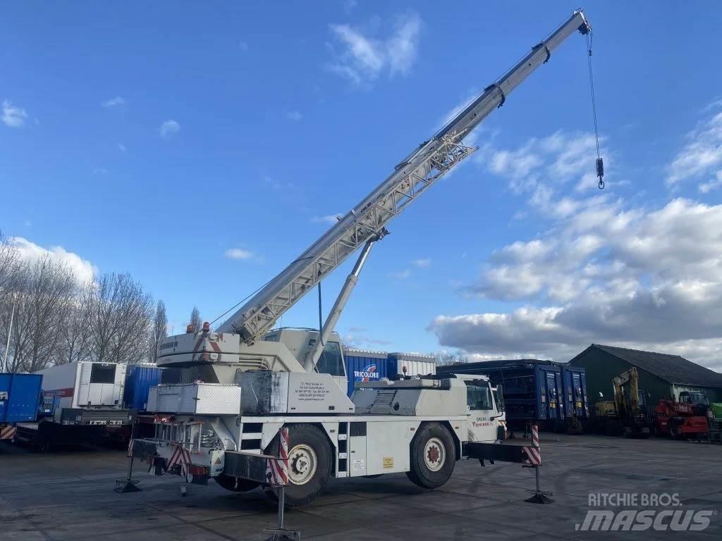 Liebherr LTM1030 Univerzální terénní jeřáby