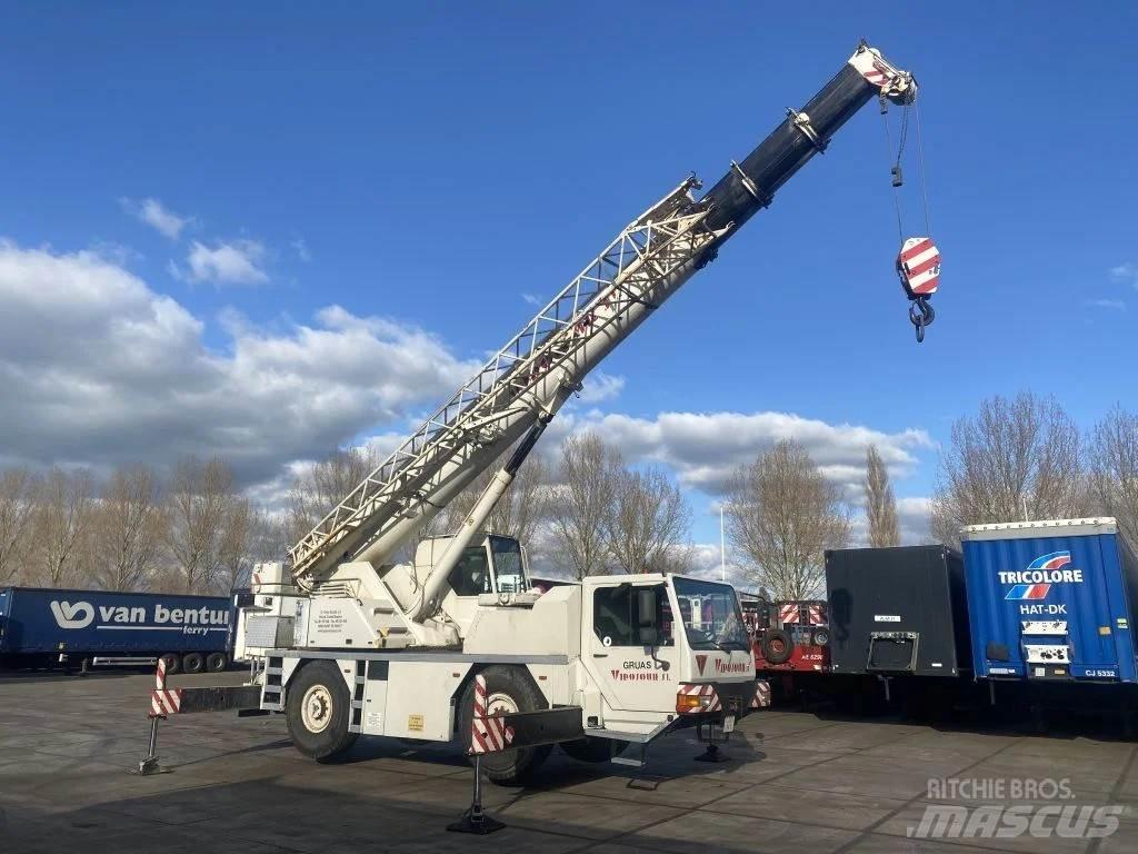 Liebherr LTM1030 Univerzální terénní jeřáby