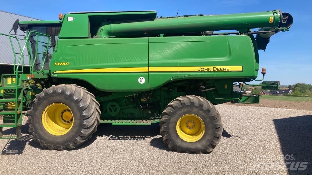 John Deere S690I Sklízecí mlátičky