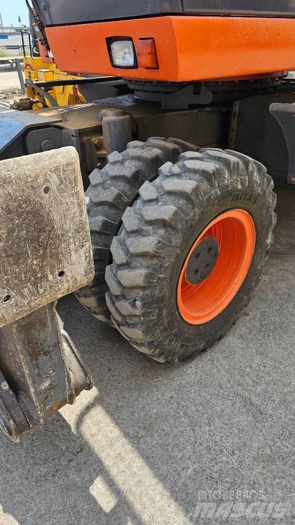 Fiat-Kobelco E215W Kolová rýpadla