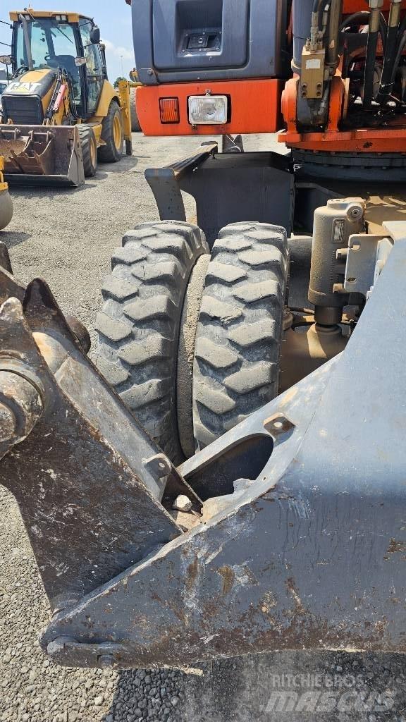 Fiat-Kobelco E215W Kolová rýpadla