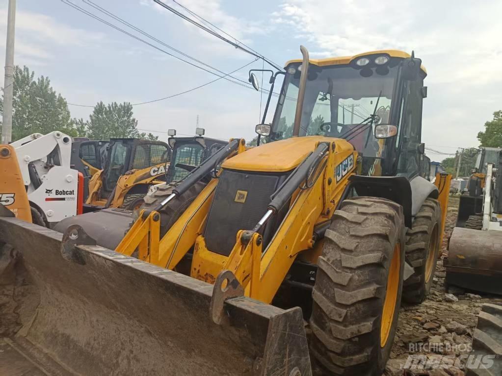 JCB 4CX Rýpadlo-nakladače
