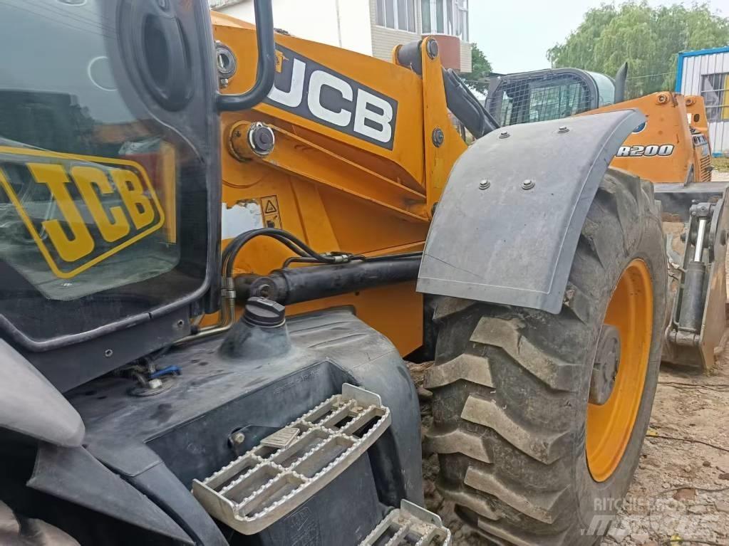 JCB 4CX Rýpadlo-nakladače