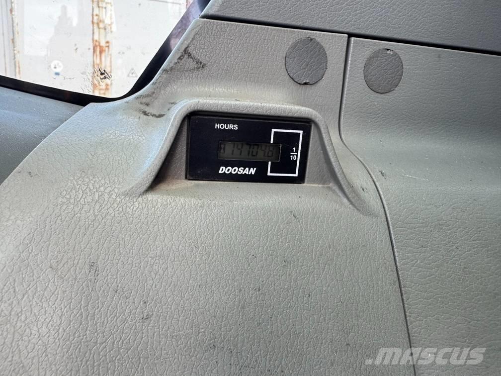 Doosan DX 300 LC-3 Pásová rýpadla