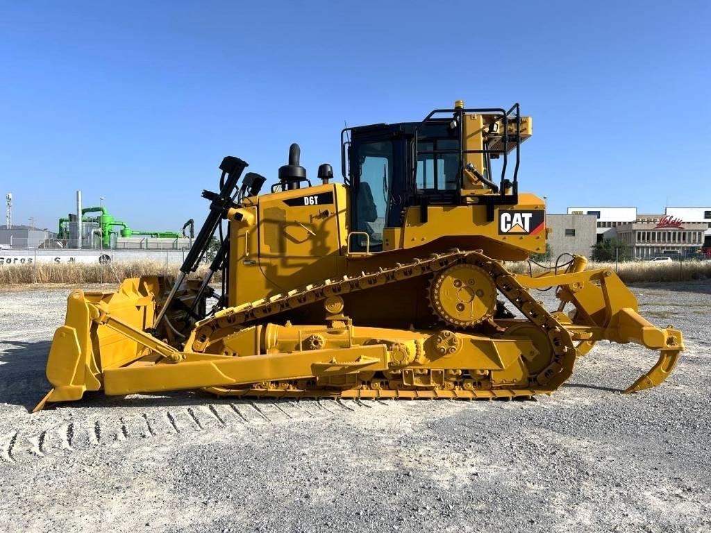 CAT D 6 T Pásové dozery