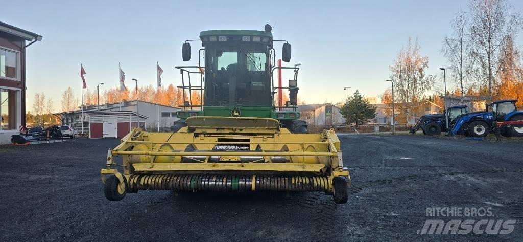 John Deere 7400 Samojízdné sekačky