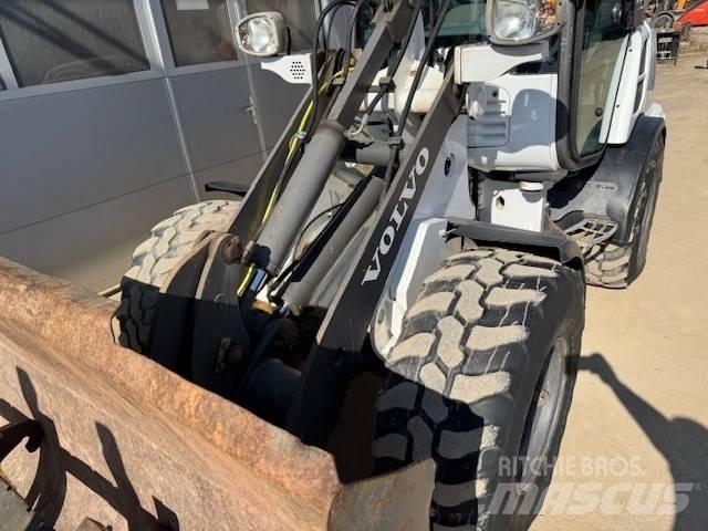 Volvo L 25 F Kolové nakladače