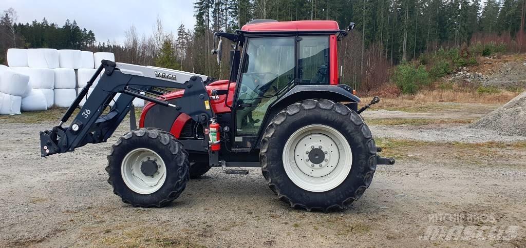 Valtra A 83 HT Traktory