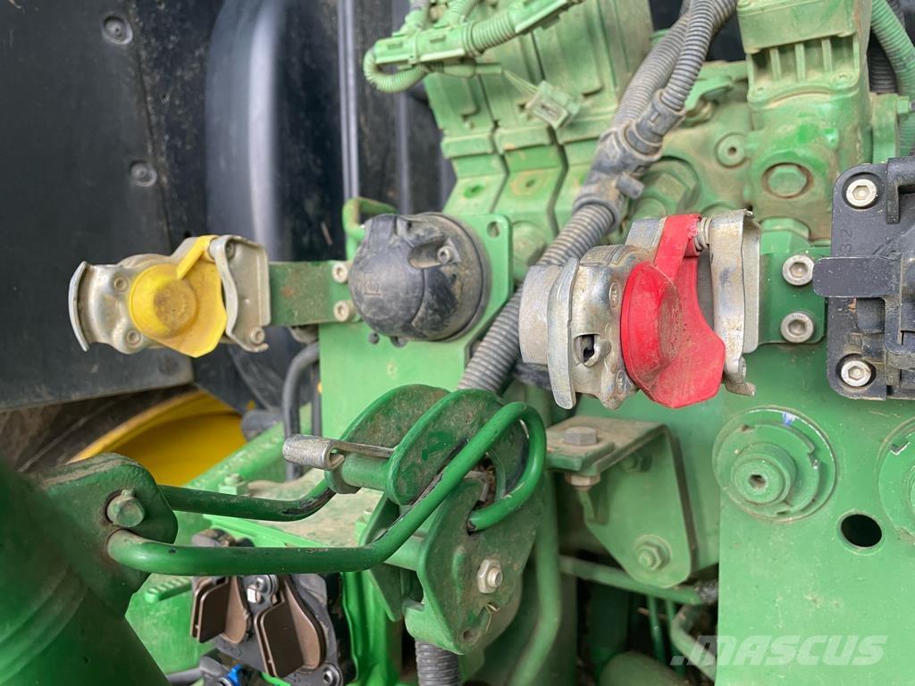 John Deere 6R 155 Traktory