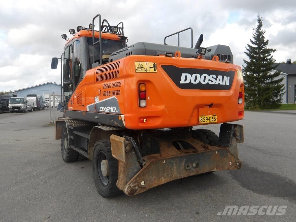Doosan DX 210 WE Kolová rýpadla