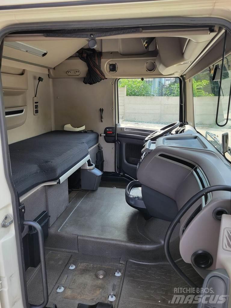 DAF XF 106 - XF106 Kabiny a interiér