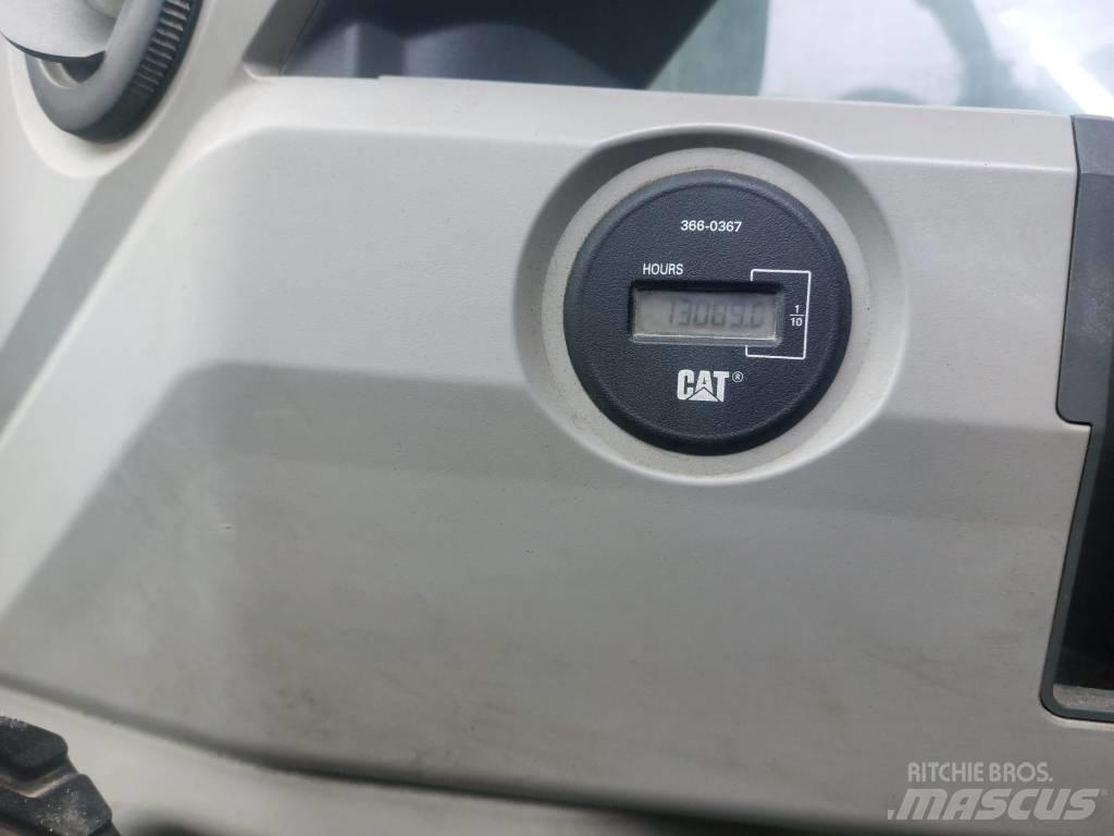 CAT 374 F Pásová rýpadla