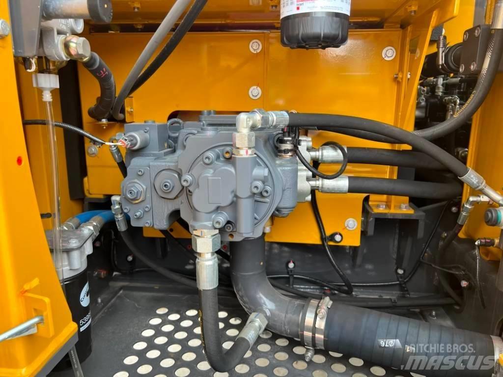 XCMG XE135GA Pásová rýpadla