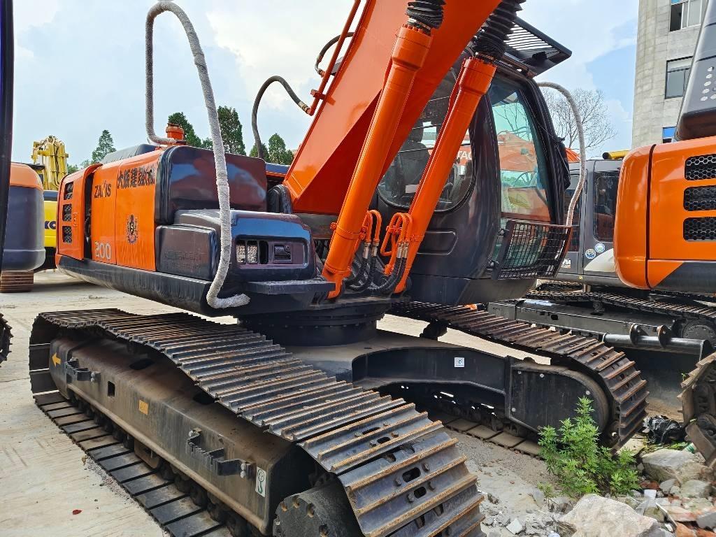Hitachi ZX 200 Pásová rýpadla