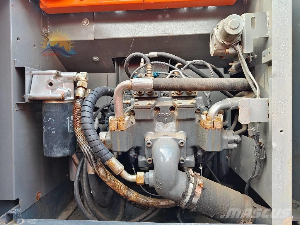 Hitachi ZX 200 Pásová rýpadla