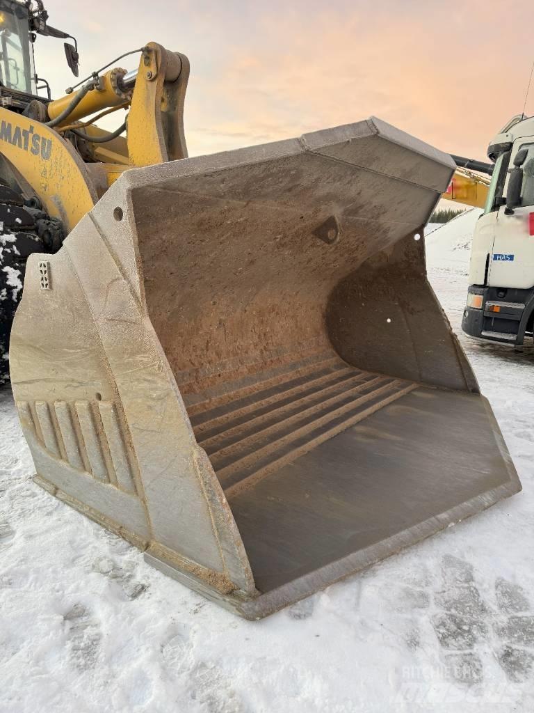 Komatsu WA 500- 8 Kolové nakladače