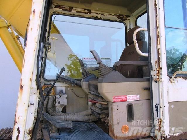 Komatsu PC 180 LC Pásová rýpadla