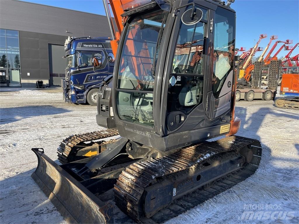 Hitachi ZX 85 US-6 Midi rýpadla 7t - 12t