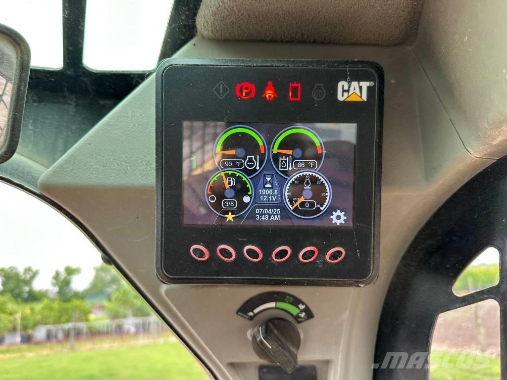 CAT 279 D3 Smykem řízené nakladače