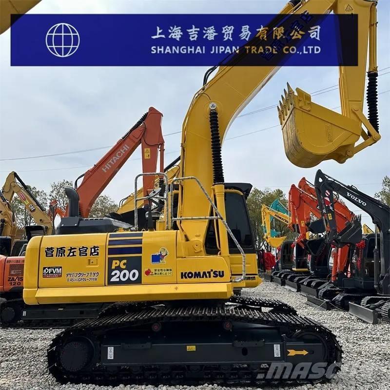 Komatsu PC 220-8 Pásová rýpadla