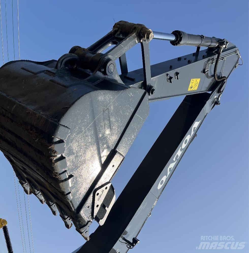 Volvo EC 220 Pásová rýpadla