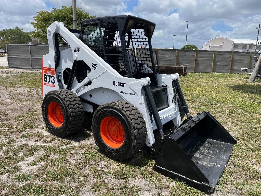 Bobcat 873 Smykem řízené nakladače