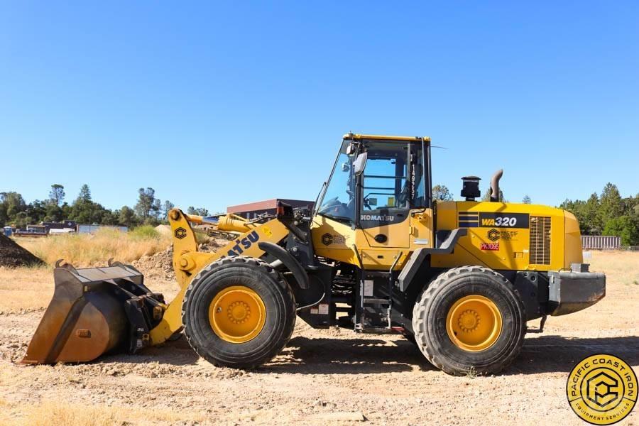 Komatsu WA 320-7 Kolové nakladače