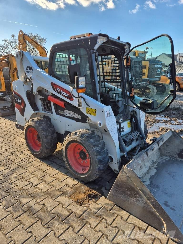 Bobcat S 530 Smykem řízené nakladače