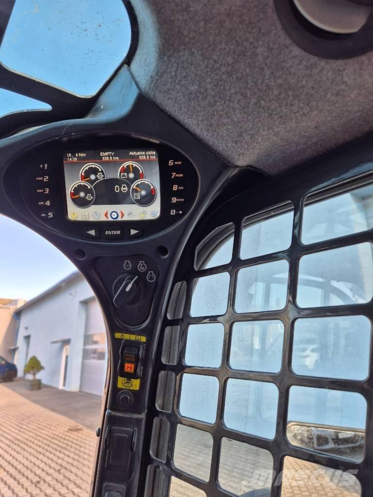 Bobcat S 530 Smykem řízené nakladače