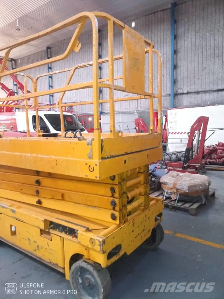 Haulotte Compact 12 Nůžková zvedací plošina