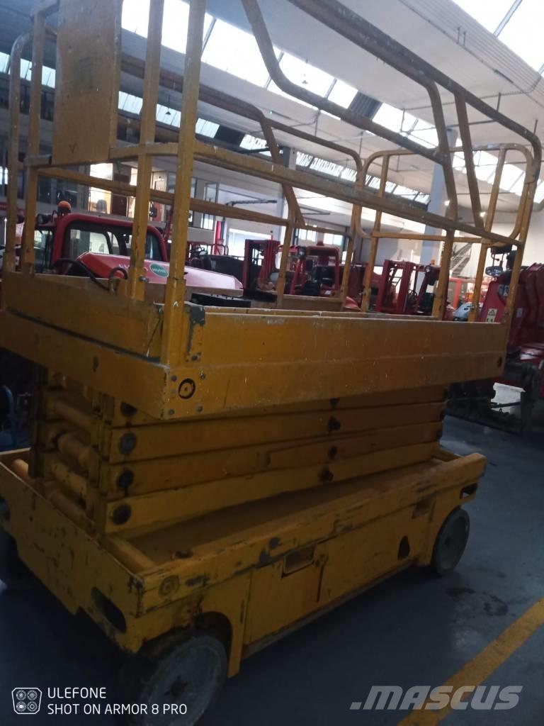 Haulotte Compact 12 Nůžková zvedací plošina