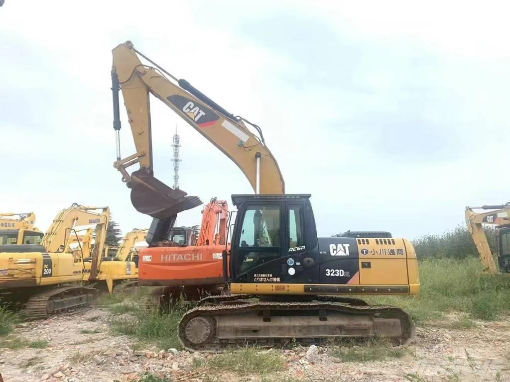 CAT CAT323D Pásová rýpadla