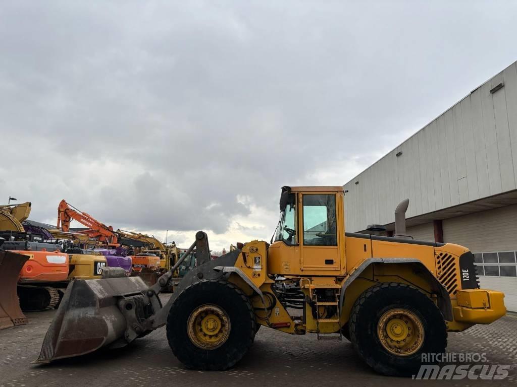 Volvo L 120 E Kolové nakladače