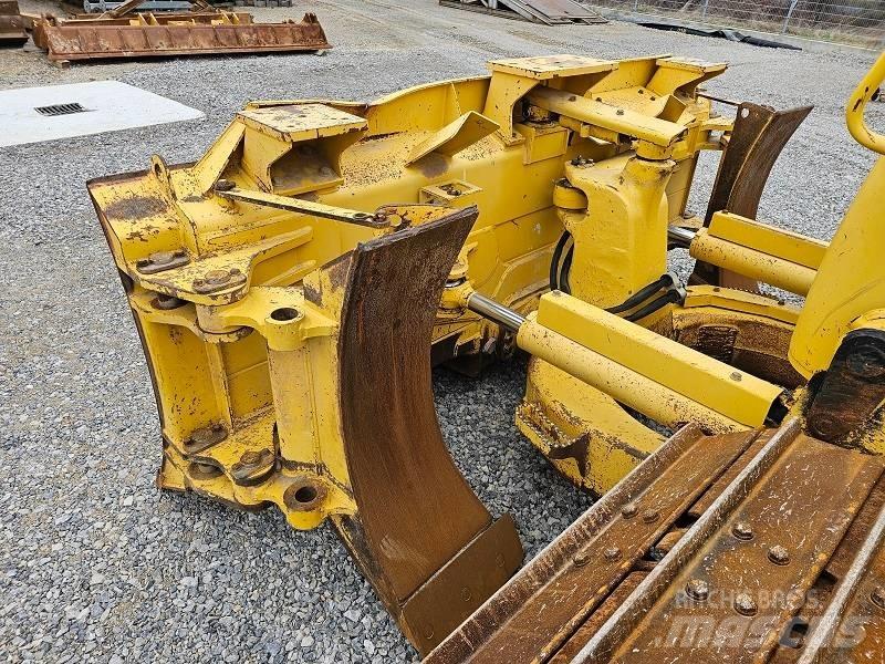 Komatsu D 61 PX-23 Pásové dozery