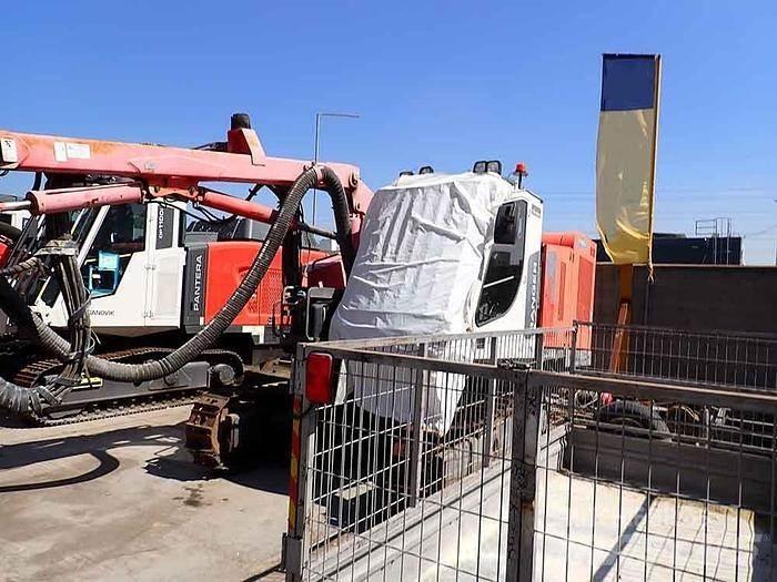 Sandvik DX800 Povrchové vrtací stroje