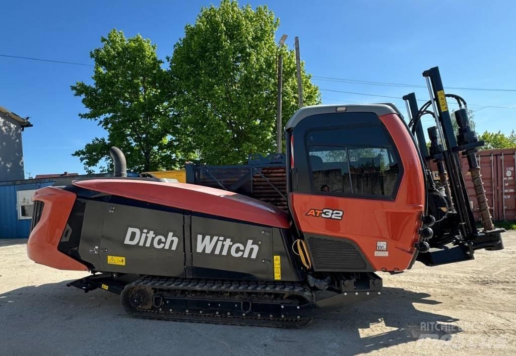 Ditch Witch AT32 Horizontální vrtací zařízení